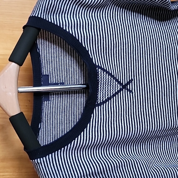 Gap Navy Blue and White Striped Pull Over Top - Picture 2 of 7